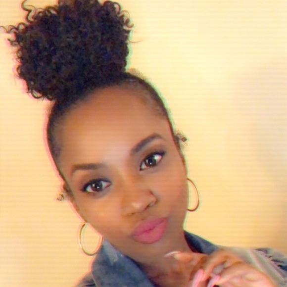 Meet your Posher, Lateefah - Picture 1 of 1